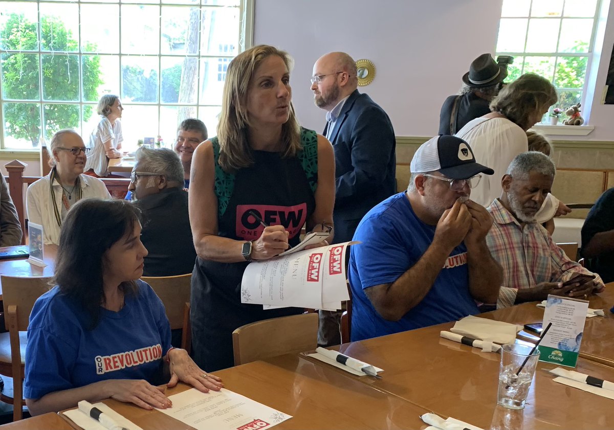 LCharkoudian's tweet photo. Joined @onefairwage & colleagues as a server for an hour at Sala Thai today as we work toward legislation in MoCo and Maryland to end the sub-minimum wage and establish #OneFairWage! #TipsOnTop https://t.co/EzYckaXJNa