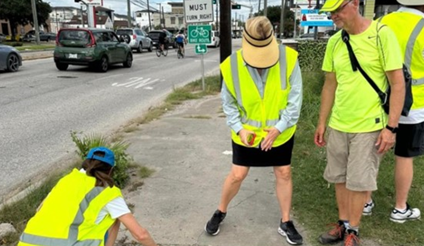 HouParking's tweet photo. In collaboration with the Greater Houston Coalition for Complete Streets, AARP, Houston - Super Neighborhood #22 and @HoustonPlanning, the Washington Avenue Parking Benefit District supported a walk audit to plan for future walkability and safety improvements. #KnowParking https://t.co/3O7FspXvjg