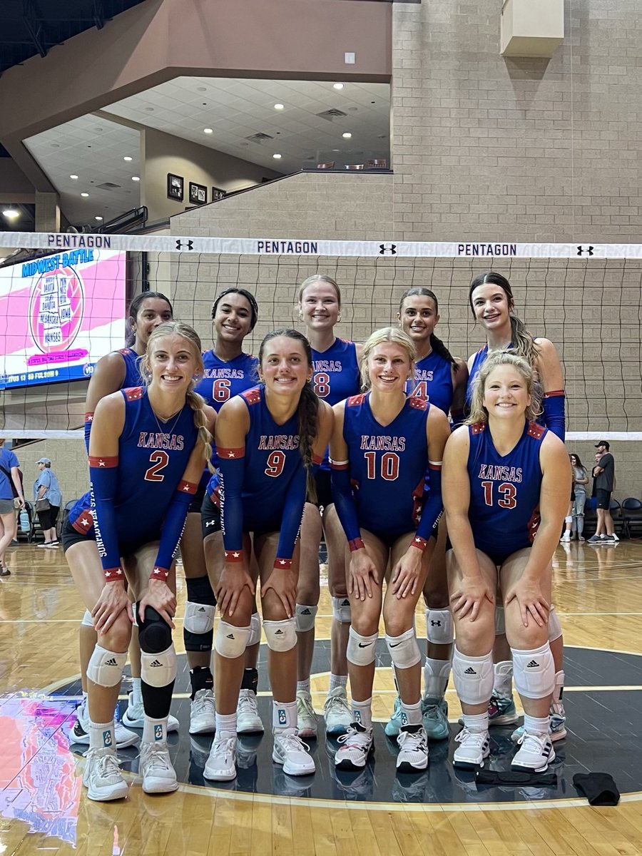 🚨Mavs Sighting🤘🏼🚨Jillian Gregory, Gracie Morrow&amp; Camdyn Stucky were invited to play for Team Kansas in the Midwest Battle that took place in Sioux Falls, SD organized by Adrenaline Volleyball •••Exciting to see 3 of our Maize South athletes representing!! #MavsUp #TeamKansas