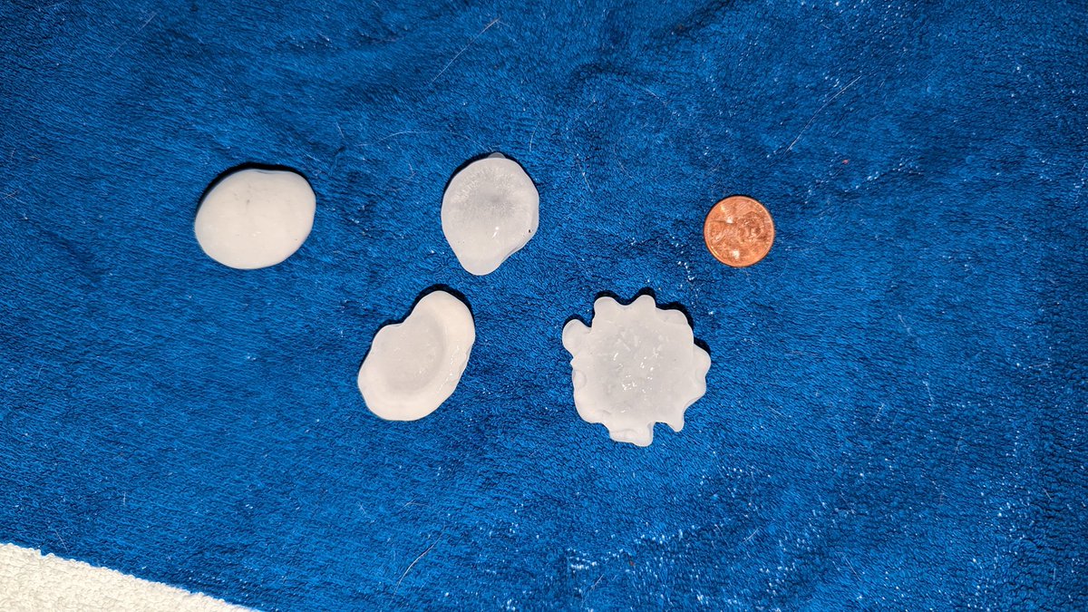 TheAmberLight's tweet photo. @LindseyWTHR13 @ChuckWTHR @SeanAshWX @JimOBrienWX @WISH_TV in Lawrence. @wrtv oh Hail! https://t.co/eP5AAYcvua