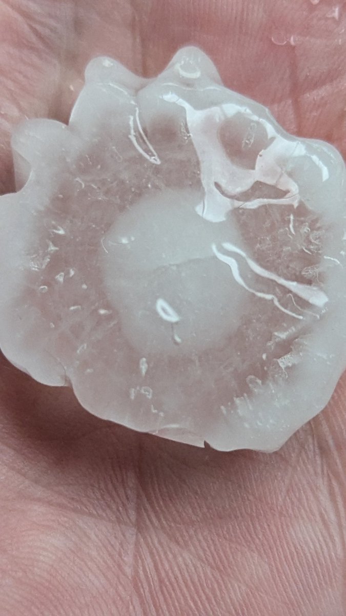 TheAmberLight's tweet photo. @LindseyWTHR13 @ChuckWTHR @SeanAshWX @JimOBrienWX @WISH_TV in Lawrence. @wrtv oh Hail! https://t.co/eP5AAYcvua