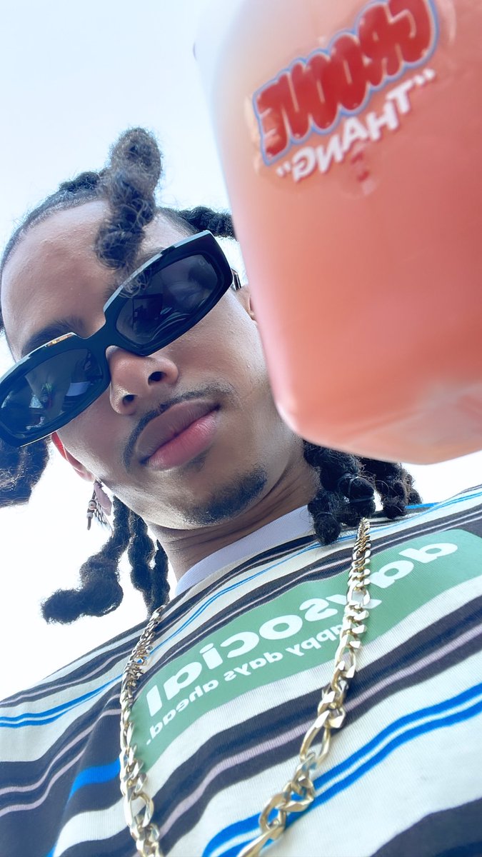 MiiGGiE's tweet image. I’m just living life 🧡