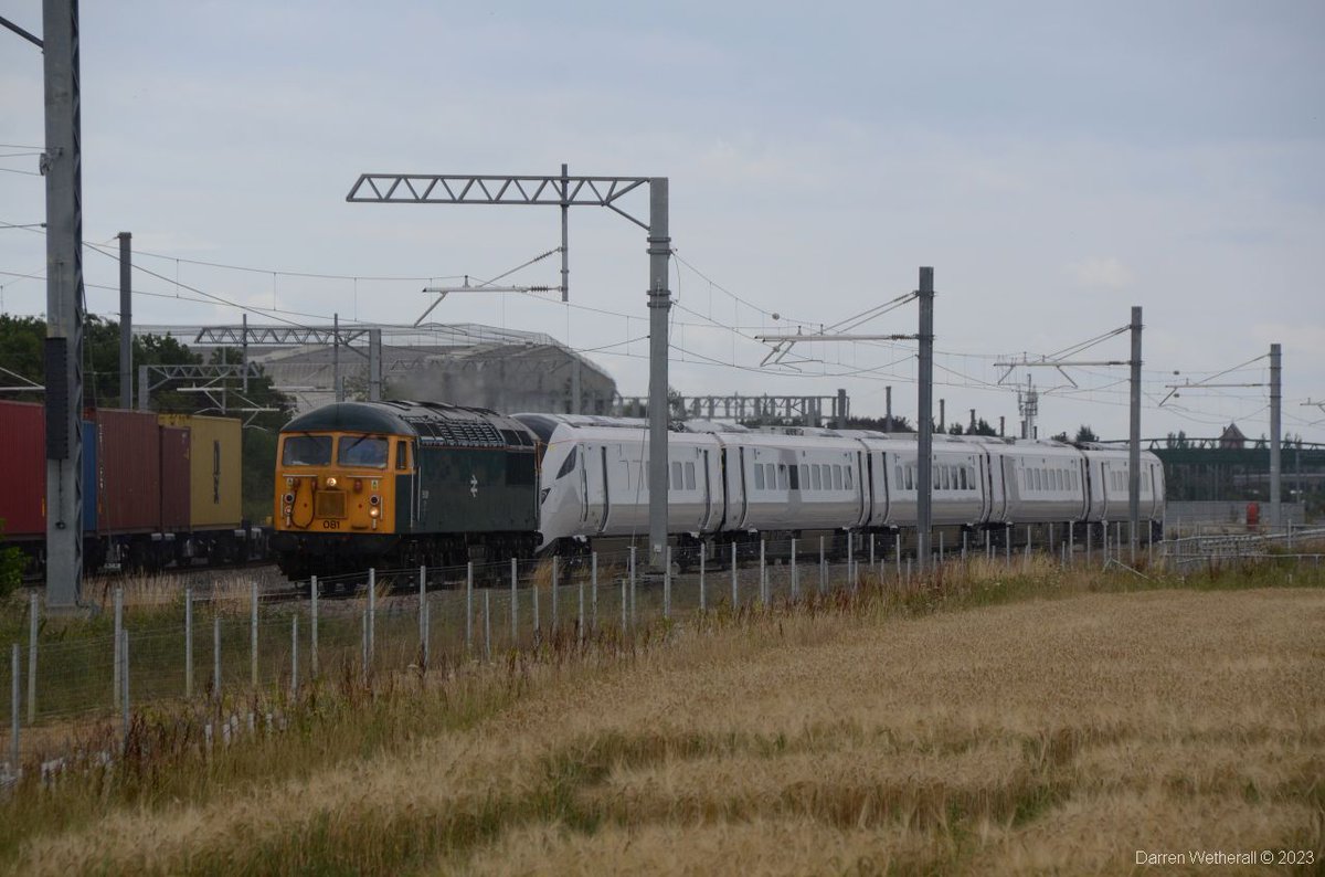 MrDeltic15's tweet image. The latest Class 805 for Avanti West Coast was delivered from Newton Aycliffe to Oxley today with GBRf 56081 towing 805002 as 5Q13 seen at Glinton Jct and then Marholm @GBRailfreight @AvantiWestCoast @HitachiRailENG @railcamlive @FreightmasterUK @RailwaysToday #Class56 #Class805