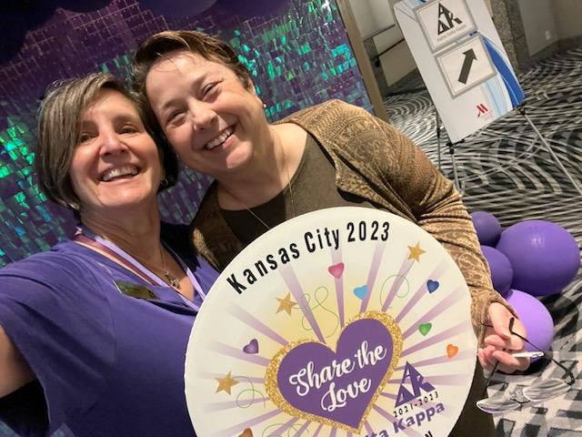 alphadeltakap22's tweet photo. Love our HQ staff and their excitement with the various places during Convention to take a selfie! Looking good Pam, Kelly and, Suzie! #adkfun https://t.co/f27el3GOXS