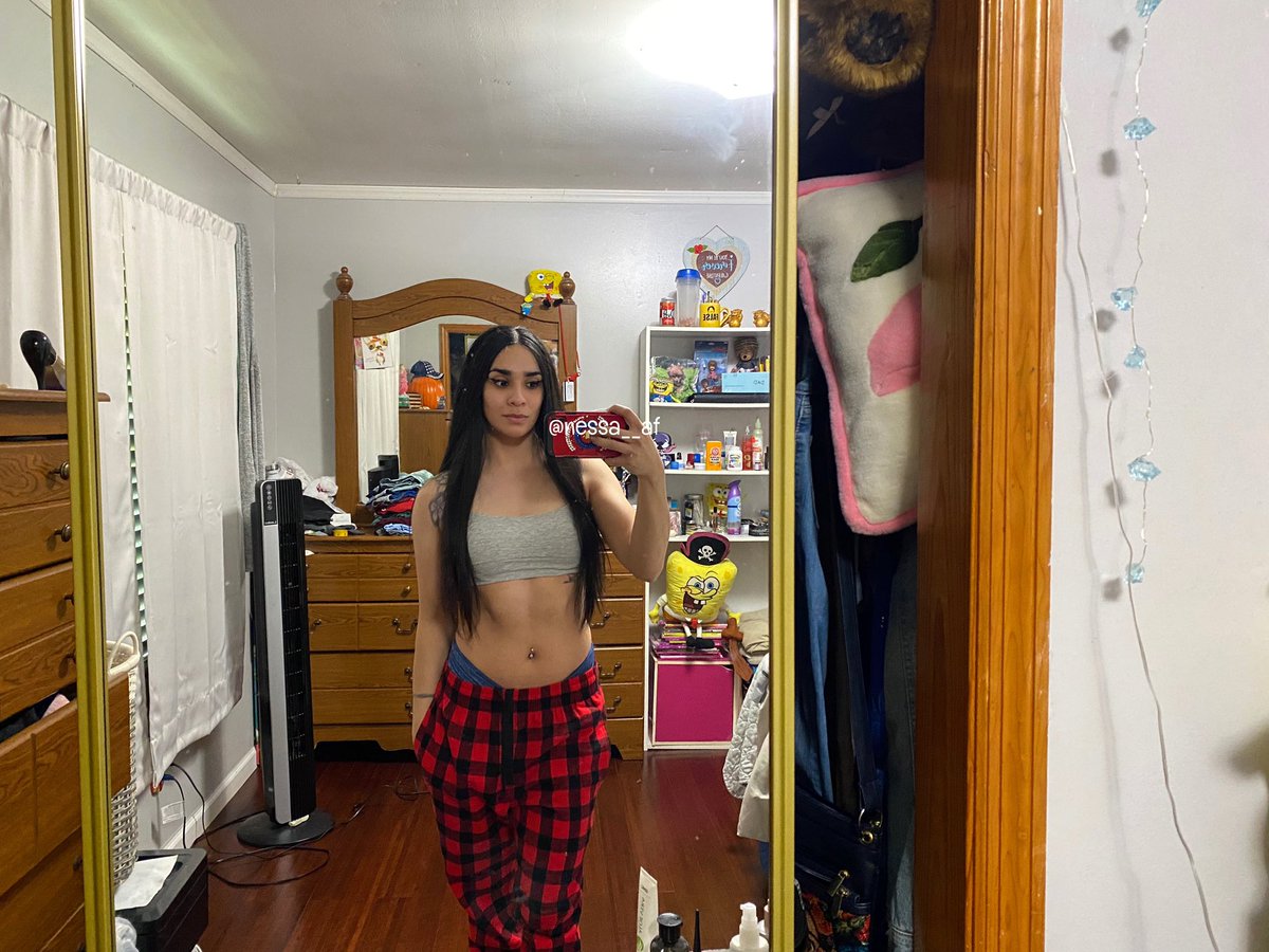 When Pj pants are life 🥰 #girlswholift #pajamapants #latina #veteran #inkedgirls #tatted #bodybuilding #gymselfie #fitnessmotivation #musclemommy #girls