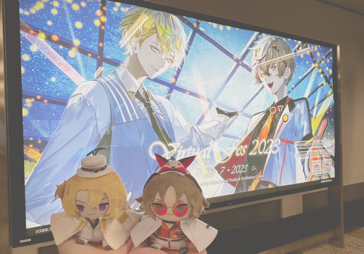 Heiiiiiiiiii728's tweet photo. Same but not same🫣💛🧡
Thank you for the live🫶🏻
#VirtualToHK https://t.co/9edZCS8RCg