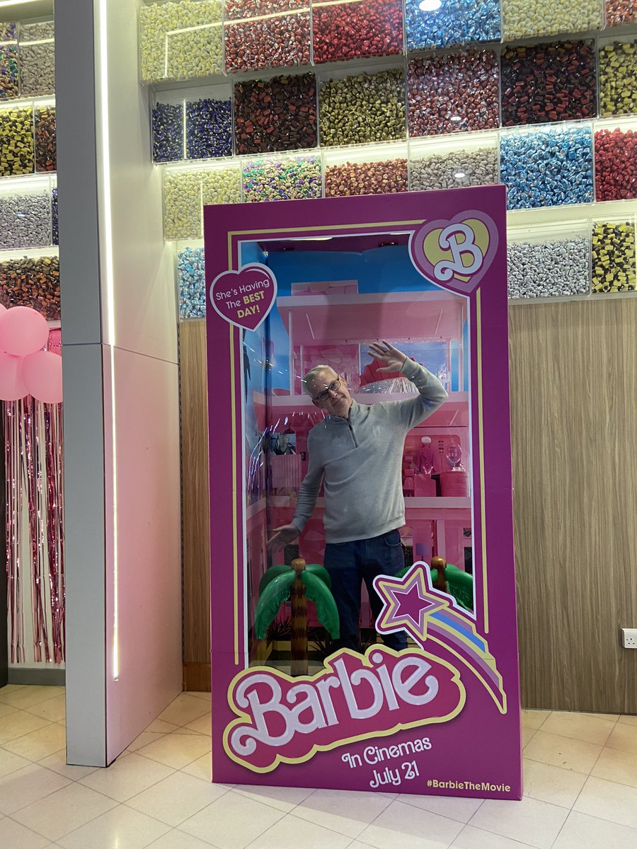 JamesMckinstry's tweet photo. @musicmeandtea Things we do for our daughters to make them smile 💖💪🏻 https://t.co/4y7LZQNobY