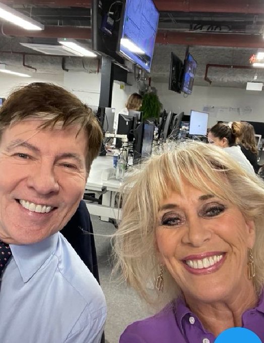 soopagaz's tweet image. We went to Turkey to get our teeth done, when we got home we found out they’d stolen our brains.