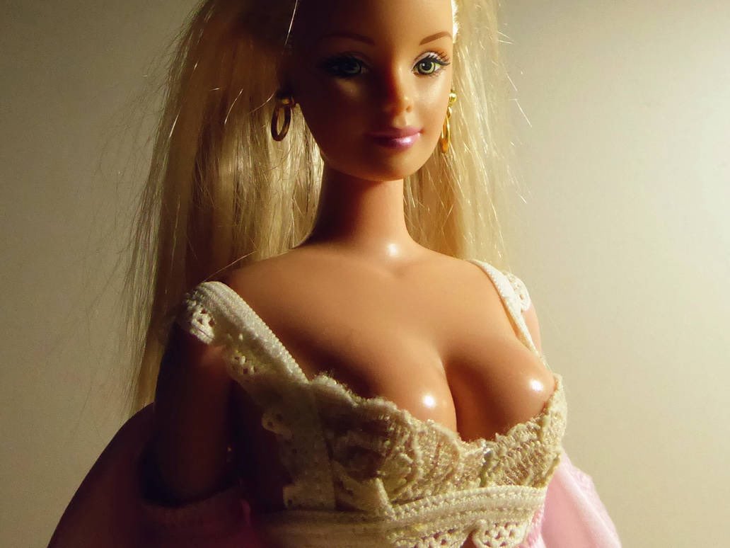 Neo0___'s tweet photo. Todos sabemos que si Barbie fuese real su única profesión sería Onlyfans. https://t.co/ZV1HW0YIbu