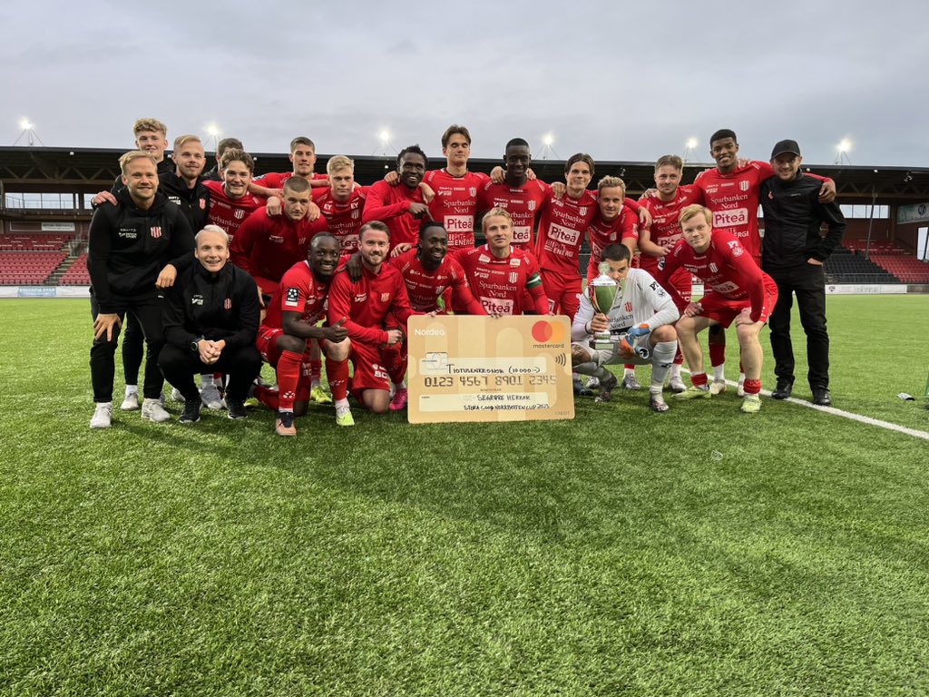 𝐒𝐄𝐆𝐄𝐑! 🏆 
Seger i Coop cup finalen och bäst i Norrbotten! 
Det blev vinst efter straffar mot Boden. 0-0 efter fulltid blev 1-1 i förlängningen och 6-5 seger efter straffar! 

😎 Jack Aronsson blev vår målskytt i förlängningen, vilken debut!

#pifherr #coopcup #piteå