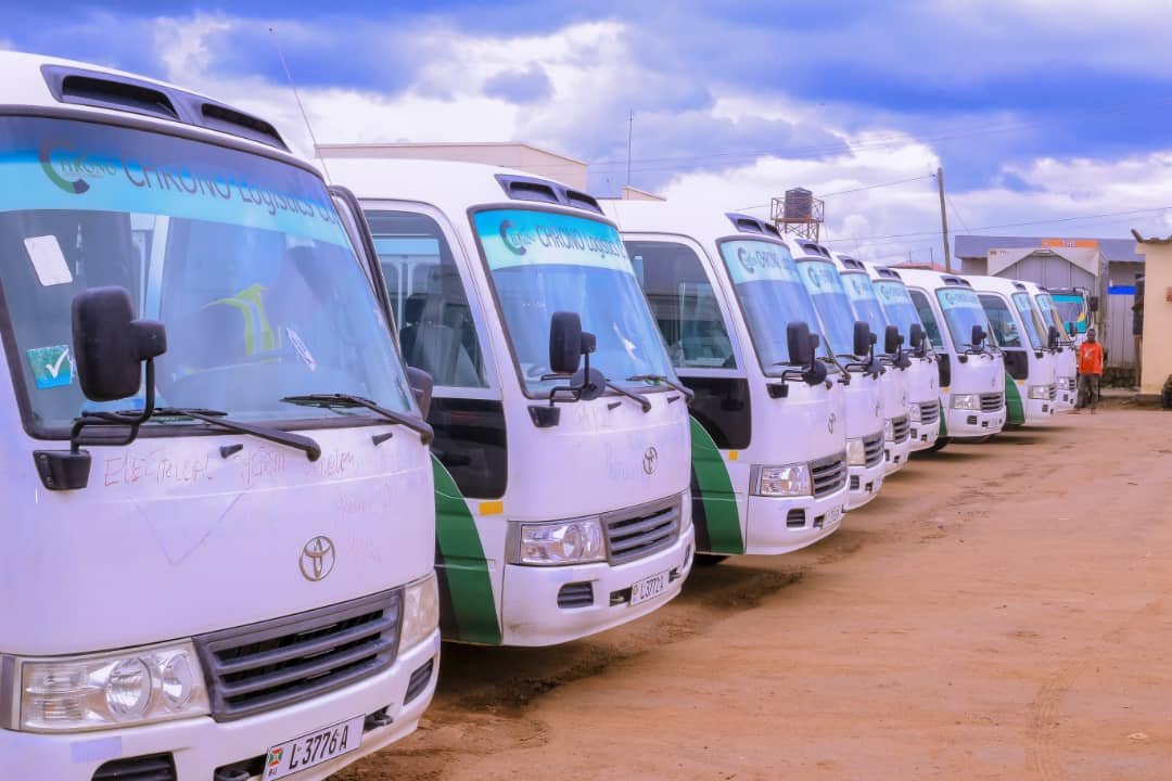 Ikiriho's tweet photo. 📈🚌#Burundi Hausse du ticket de transport en commun dans la foulée de la nouvelle structure du prix de carburant.

En @MairieBuja, le ticket passe de 550 Fbu à 600 Fbu et d'au moins 100 Fbu de plus dans les quartiers périphériques

Cliquez➡️ https://t.co/KbYSwPjUs6 https://t.co/LT0mGcAJLr