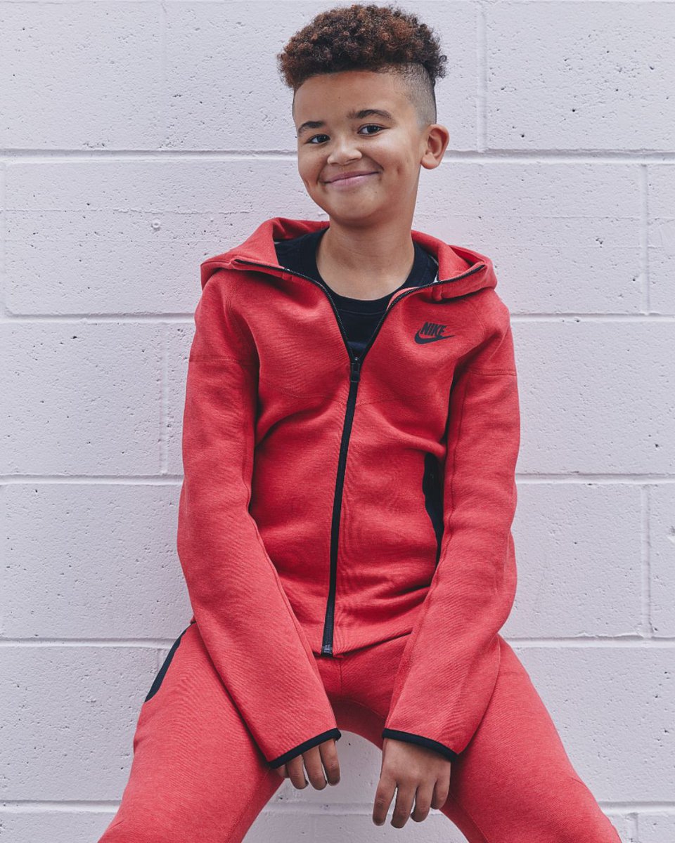FinishLine's tweet image. Own your style 😊 .

Show off your drip with the new #Nike #TechFleece. 🤩⚡️ finl.co/1oZB