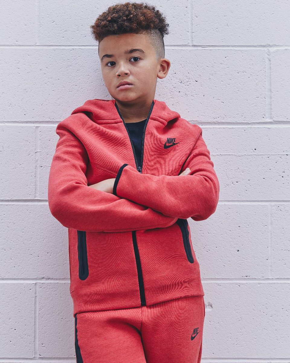 FinishLine's tweet image. Own your style 😊 .

Show off your drip with the new #Nike #TechFleece. 🤩⚡️ finl.co/1oZB