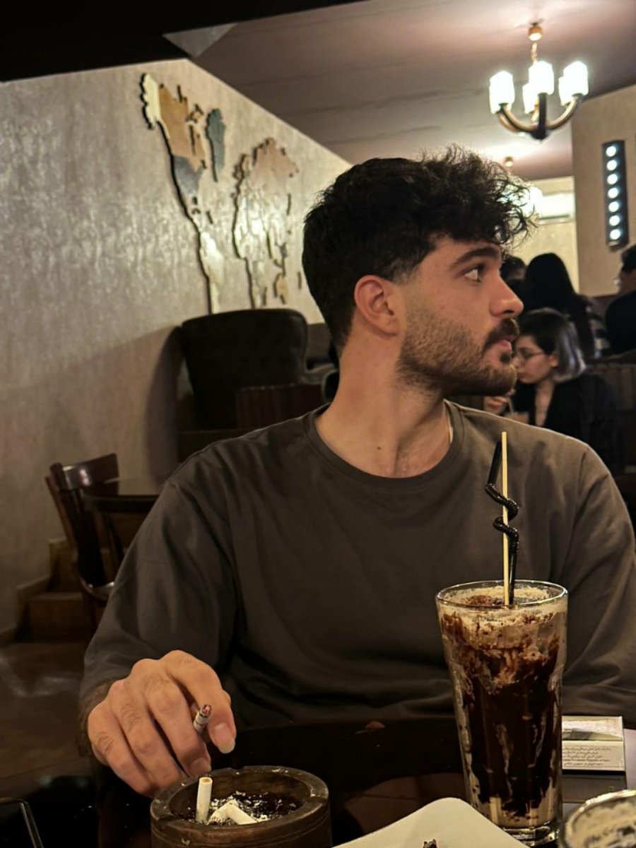 Arademoon tweet media