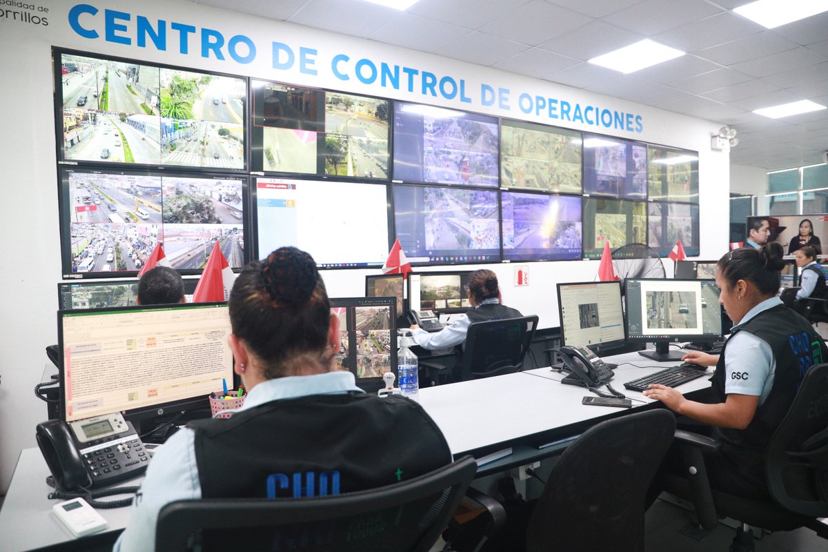SegCiudadanaMML's tweet photo. 📌#UnidosSomosMasFuertes visitamos al distrito de #MuniChorrillos de nuestra mancomunidad #CENTRO1 para coordinar acciones preventivas y brindar asistencia técnica para culminar los detalles del proceso de integración operativa por una #LimaSegura una #LimaIntegrada una #LimaSinViolencia 🌇
