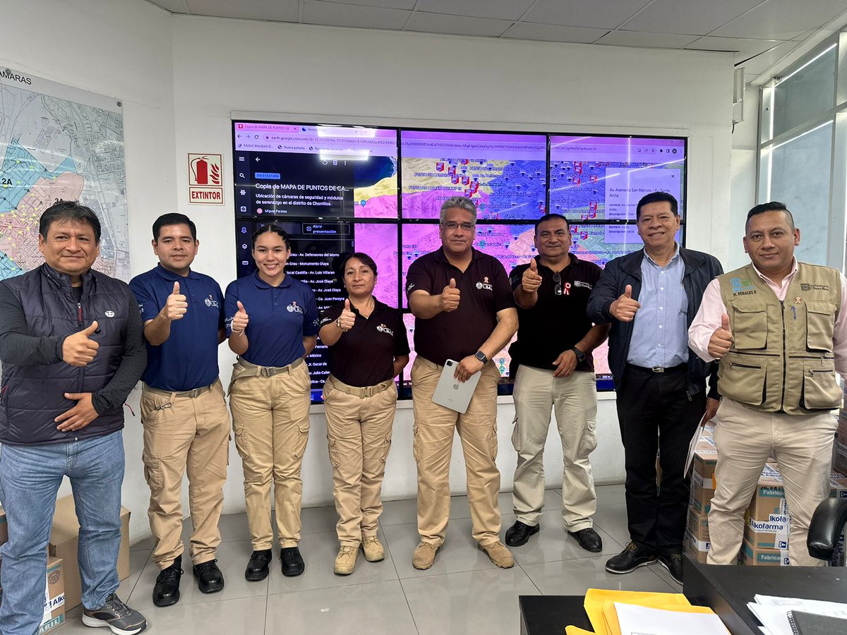 SegCiudadanaMML's tweet photo. 📌#UnidosSomosMasFuertes visitamos al distrito de #MuniChorrillos de nuestra mancomunidad #CENTRO1 para coordinar acciones preventivas y brindar asistencia técnica para culminar los detalles del proceso de integración operativa por una #LimaSegura una #LimaIntegrada una #LimaSinViolencia 🌇