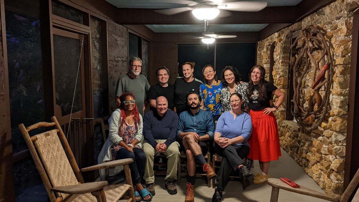 Salyer_Schaag's tweet photo. This art/life retreat was even more delightful because of the lovely community of staff &amp; fellows; our cohort was wonderful &amp; we're looking forward to staying in touch. We're so grateful to @FULTONARTS for our Distinguished Fellowship award... (3/4) https://t.co/pWrU5kr5Y4