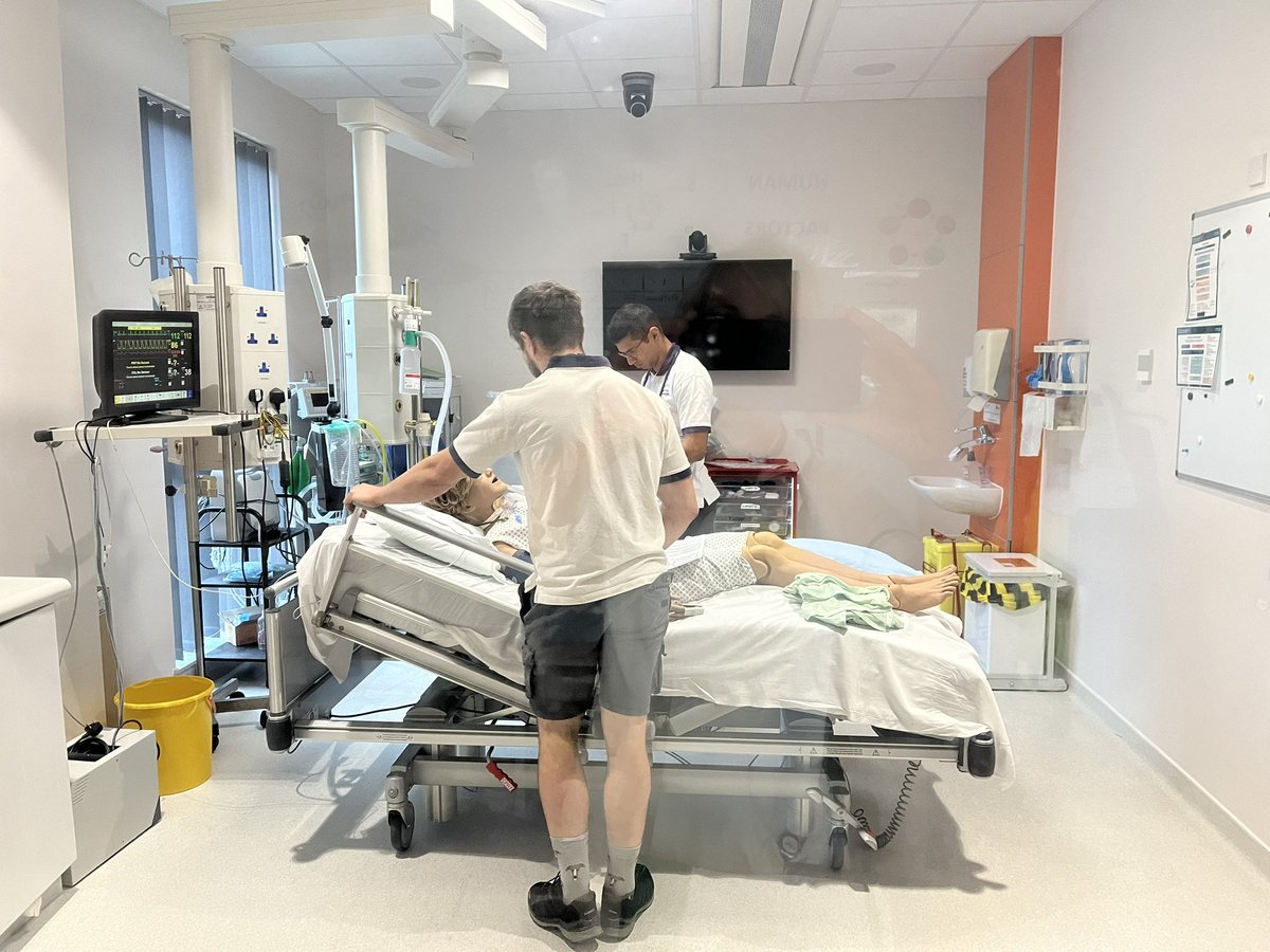 Sarahgreenslad5's tweet photo. Final round of Respiratory Physio On-Call #simulation today @MTWnhs . Fantastic interactive session 👏
#preceptorship
#teamwork
@Stacey20Taylor https://t.co/8uuoUYaI0J