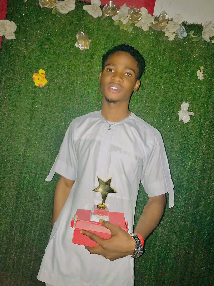 Congratulations to us fam🫶🏾❤️
We won the Best New Artist of the year 

My appreciation to y’all that voted me
I’m humble🙏🏾
Thanks to the Nimba Entertainment Award