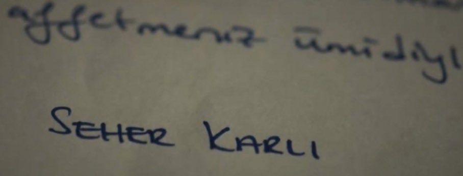 vmseherkarli's tweet photo. Vedalar acıtsa da, bazen gitmek gerekir. 

Her şey bir veda mektubu ile başladı ve onunla bitti... 

Her veda bir iz bırakır, acısıyla tatlısıyla ben sizi çok sevdim veda mektubu parodi ailesi! 
Kendinize iyi bakın ve iyi ki siz! 🍂

#VedaMektubu • #HoşçaKalSeherKarlı https://t.co/8kyfCn1Xyi