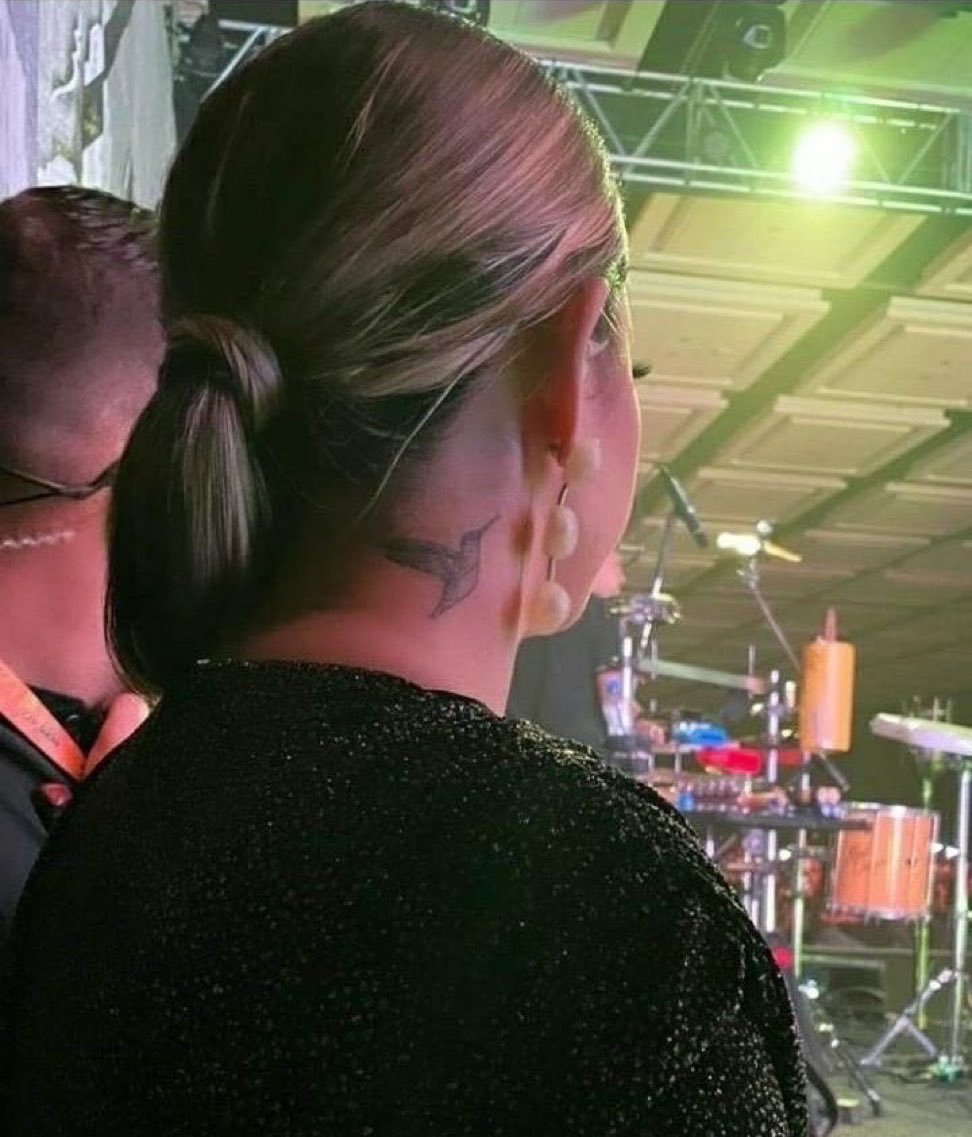 Thais 🎆 👑 tweet media