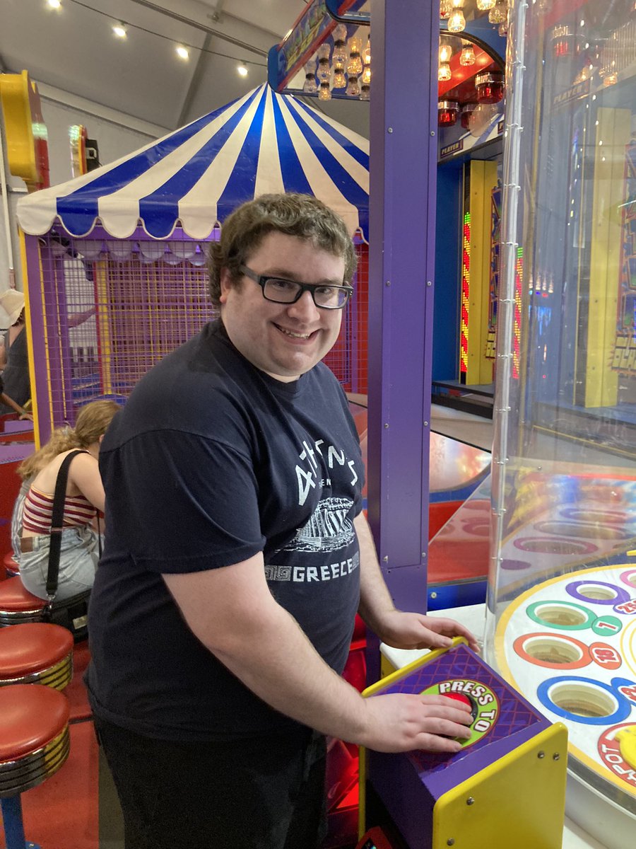 MichaelDaGaymer's tweet photo. I had a ton of fun down at the Arcade yesterday 🕹️💰💦🔫 #ArcadeTime #Arcade #Arcades #FunDay #Fun #AirHockey #Games https://t.co/kyKJpjO9Fa