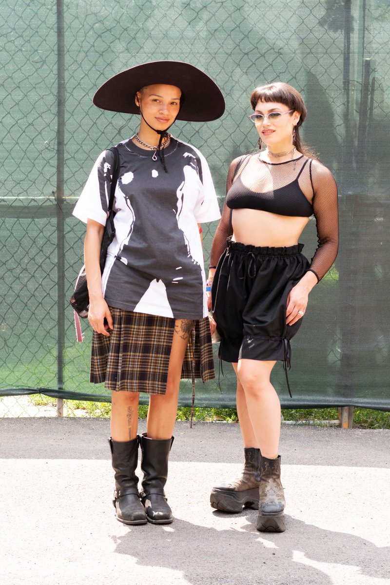 Vocalo's tweet photo. This year's @PitchforkFest was filled with personal style in addition to unforgettable performances. Check out some standout festival fits below (you might see some familiar faces!)
https://t.co/3G3FMzTouN https://t.co/2Ifd9P7Kd7