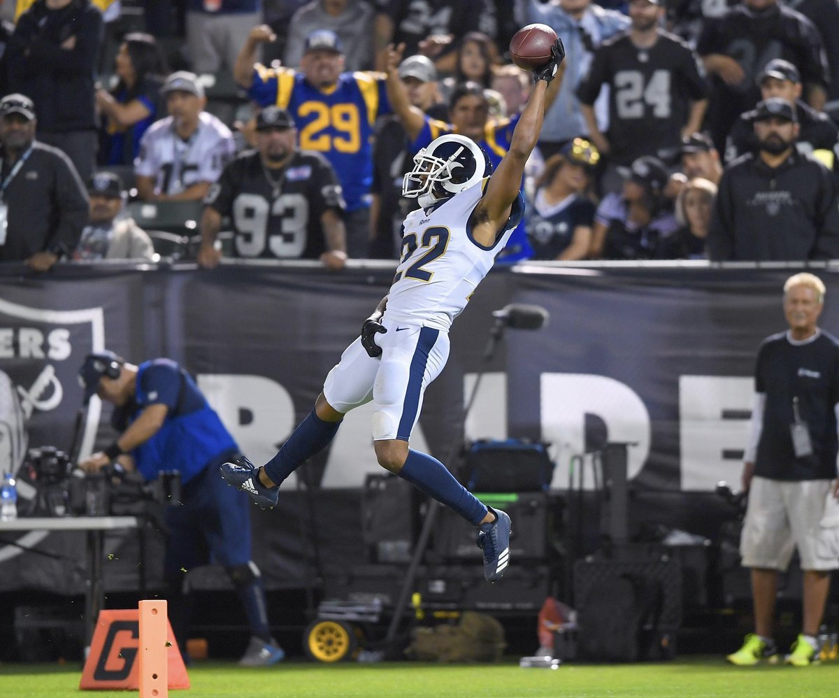 Chrispyyy_95's tweet photo. Back when Marcus peters WAS good 😂😂 #ForeverLA https://t.co/iGq5ev7076