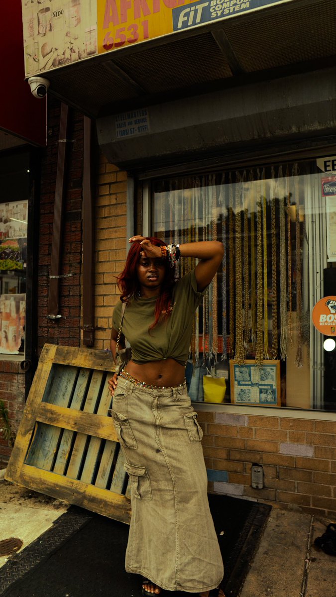 konfle1's tweet photo. we did a photoshoot on woodland ave 🤭 https://t.co/yVY4CwGIZV