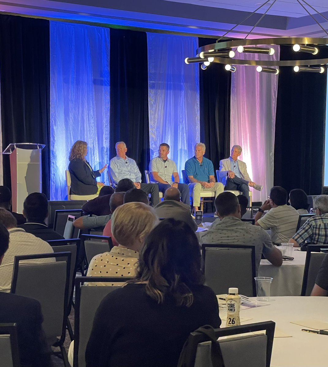 The #wideformatsummit kicked off today at the PGA National Resort. A big thank you to all of our sponsors and hosted Executive attendees!