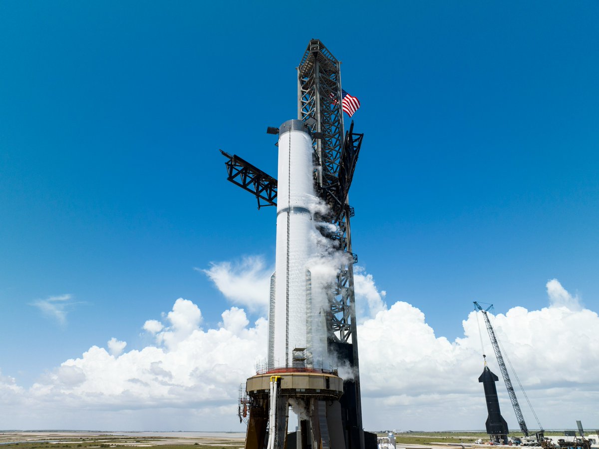 RT @SpaceX: Propellant load tests recently completed for Starship Super Heavy Boosters 9 and 10 https://t.co/2JbUnYEu5o