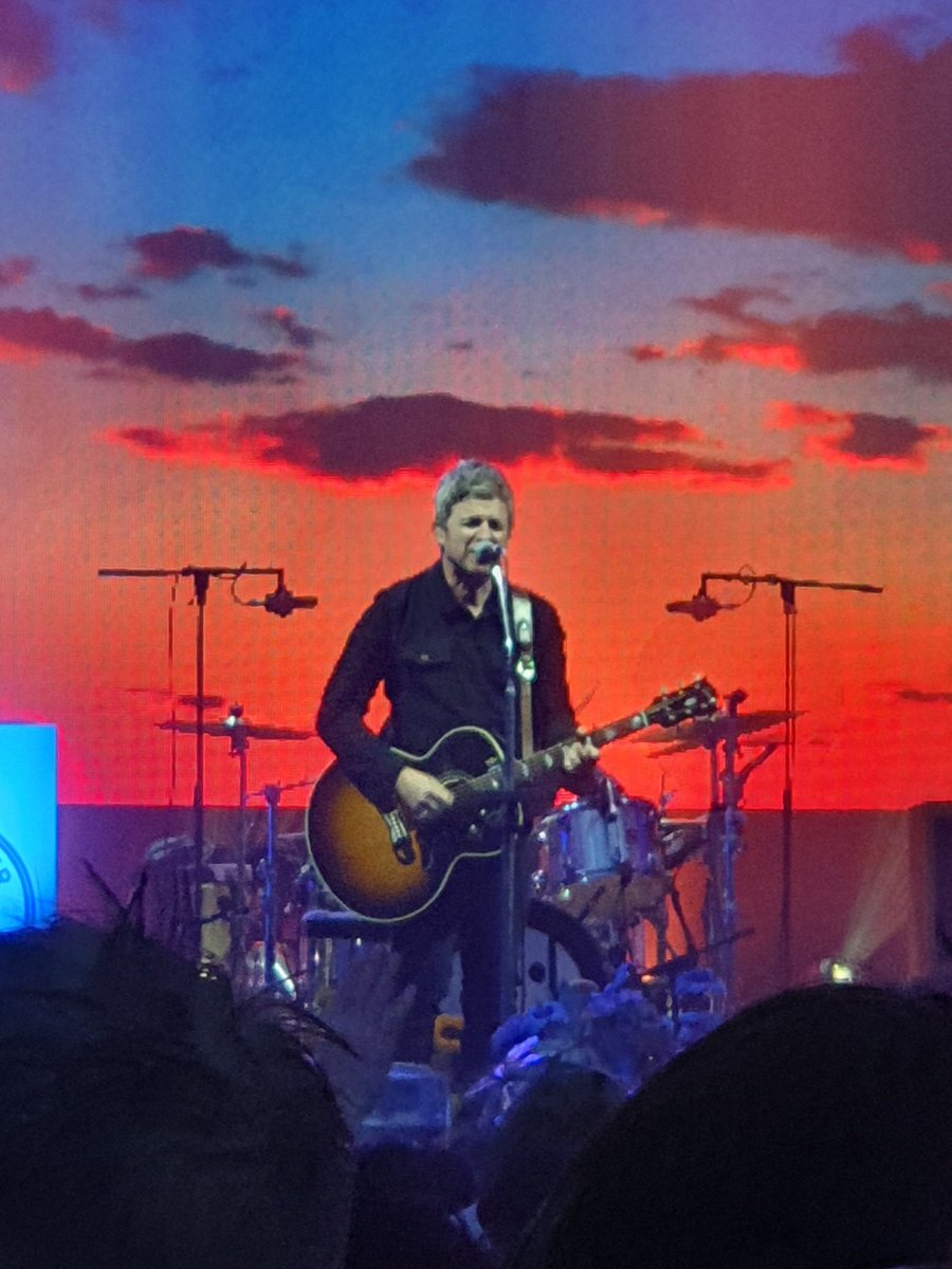 OrlaMiddleton's tweet photo. @RadioX saw noel yesterday it was magnificent! https://t.co/nyWzQF33JF