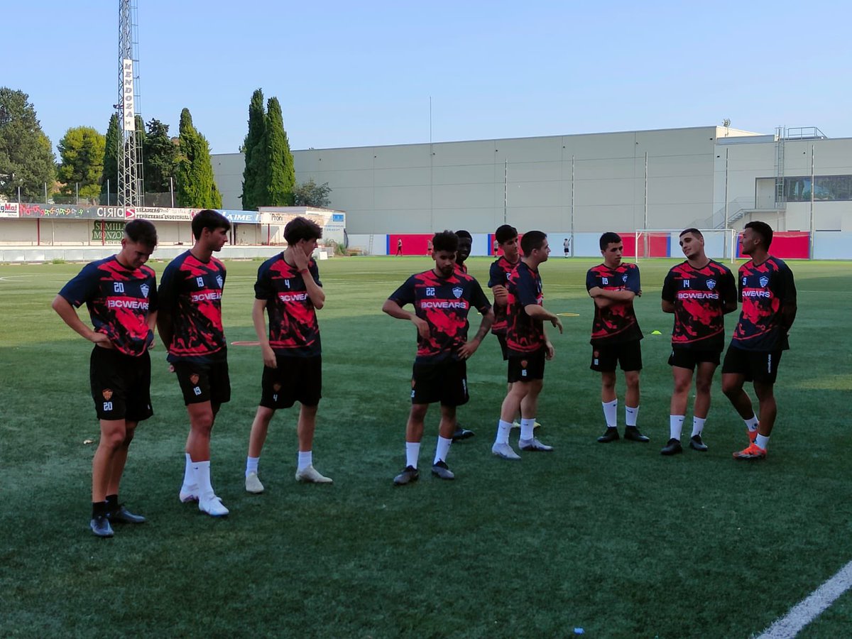 AtcoMonzon's tweet photo. Esto empieza!!
Todo al rojiblanco⚽️❤️🤍
@BcWears 

#ganasdeveros https://t.co/MAHYbZgwEM