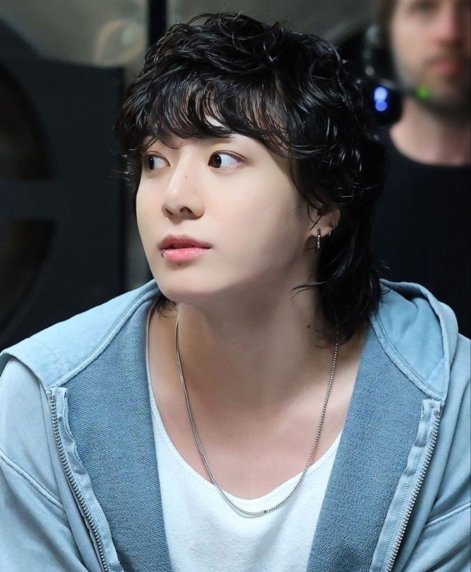yonaminie's tweet photo. #jikookau abo onde durante 7 dias, as pessoas são obrigadas a ficarem dentro de suas casas por conta da nevasca intensa. E durante esses 7 dias, jk tenta de tudo para (re)conquistar o coração de seu amigo e também: vizinho. https://t.co/6OmTfLcxoF