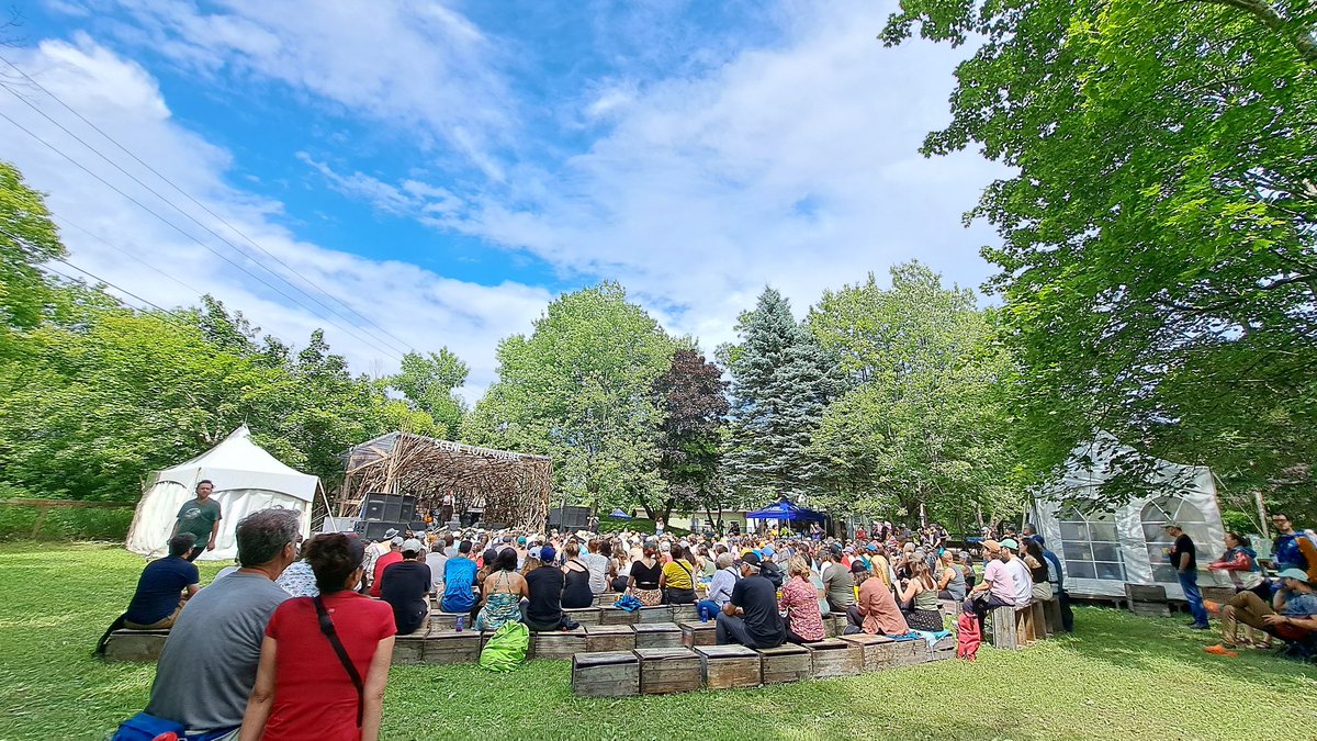 AShields_Devoir's tweet photo. Le Festif de Baie-Saint-Paul annonce la participation de plus de 45 000 personnes à l'édition 2023. La 15e édition, en 2024, se tiendra du 18 au 21 juillet. @LeFestif #lefestif #charlevoix https://t.co/gyMAPpp063