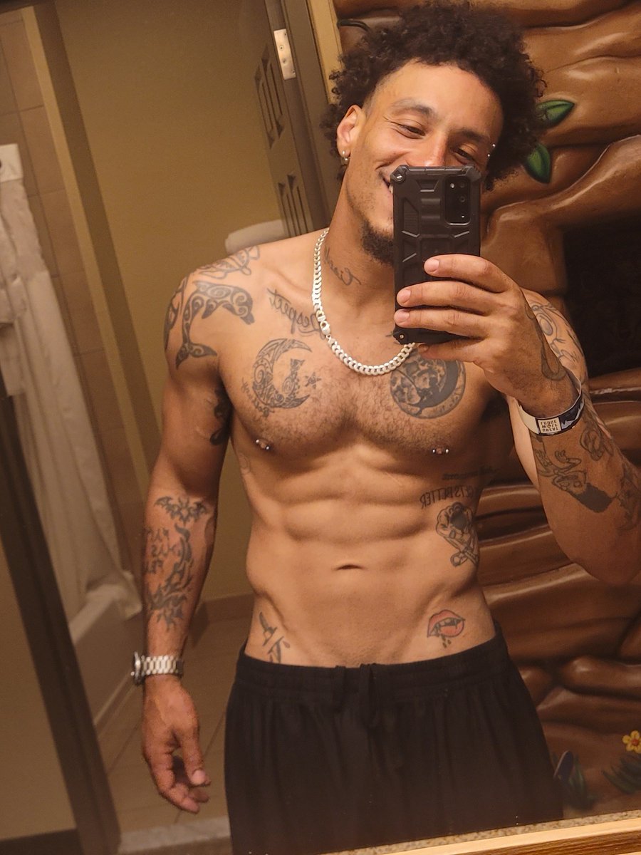 ClappingCheeks_'s tweet photo. #mixedmen #FitnessMotivation #nsfwcontent https://t.co/aiWYqzC9oB