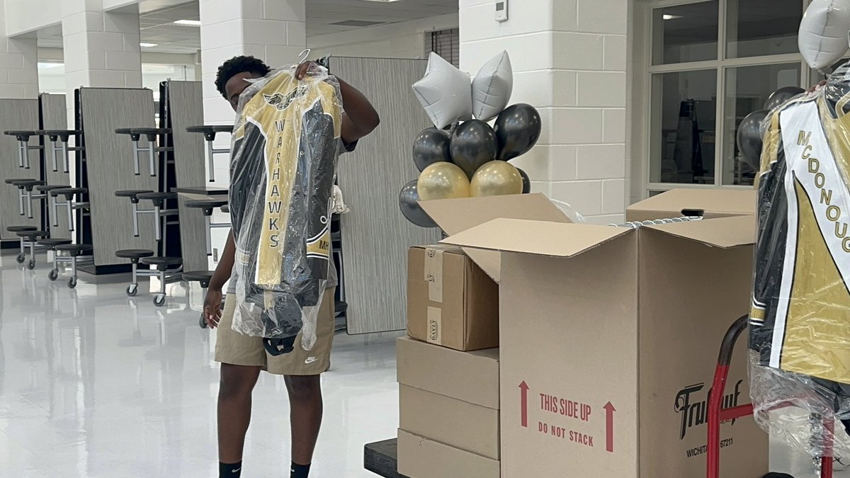 FineArtsHCS's tweet photo. Electrifying!!!! The @MHS_WarHawks Mighty Marching Warhawk uniform ๐ถ ๐ฅ unveiling was full excitement! We canโt wait to see them take the field. @HenryCountyBOE @KrystalLRichter @cmjonesx2 @PrincipalBGame #ExpectCreativity #HeArts https://t.co/6Az3y3VgcQ