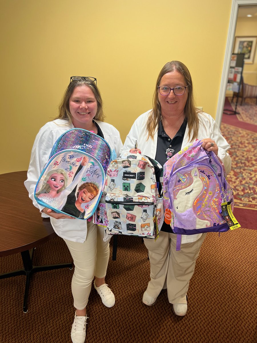 VillageGreenHC's tweet photo. We love giving back here at Village Green! Our leadership team organized some back-to-school items for our wonderful staff! 🎒 ✏️ 🖇️ #TrilogyLiving #BackToSchool #BHCM https://t.co/JTrSUqO9OY