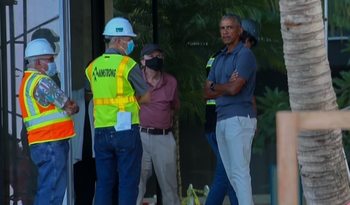 KanekoaTheGreat's tweet photo. Obama's oceanfront estate got a special exemption from Hawaii's environmental laws to renovate a seawall, despite it being banned under state laws due to its impact on beach erosion.

Why would Obama purposefully evade environmental laws to erode Hawaii's beaches? https://t.co/wxSUq09mU8