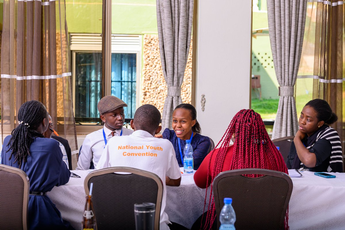 unifogUg's tweet image. We hosted the #LAP2023 fellows for the 2nd interface. Was great as fellows discussed ways of achieving meaning full institutional reforms in Uganda. Their roles as leaders and citizens. @KasUganda @BruceKabaasa @KirandaAyub