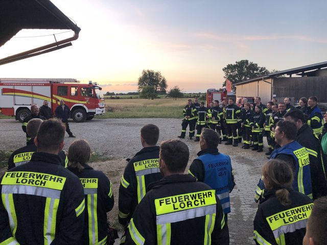 ffwlorch's tweet photo. Bei der letzten Zug-Übung vor der Sommerpause ging es mit den Kameraden der Feuerwehr Wäschenbeuren zur Ziegelhütte nach Wäschenbeuren.
#ffwlorch #lorch #feuerwehr #ehrenamt #ehrenamtverbindet #seidabei #immerda #wäschenbeuren #wirfürlorch #überlandhilfe #wasserversorgung https://t.co/ZCTScTTDaF