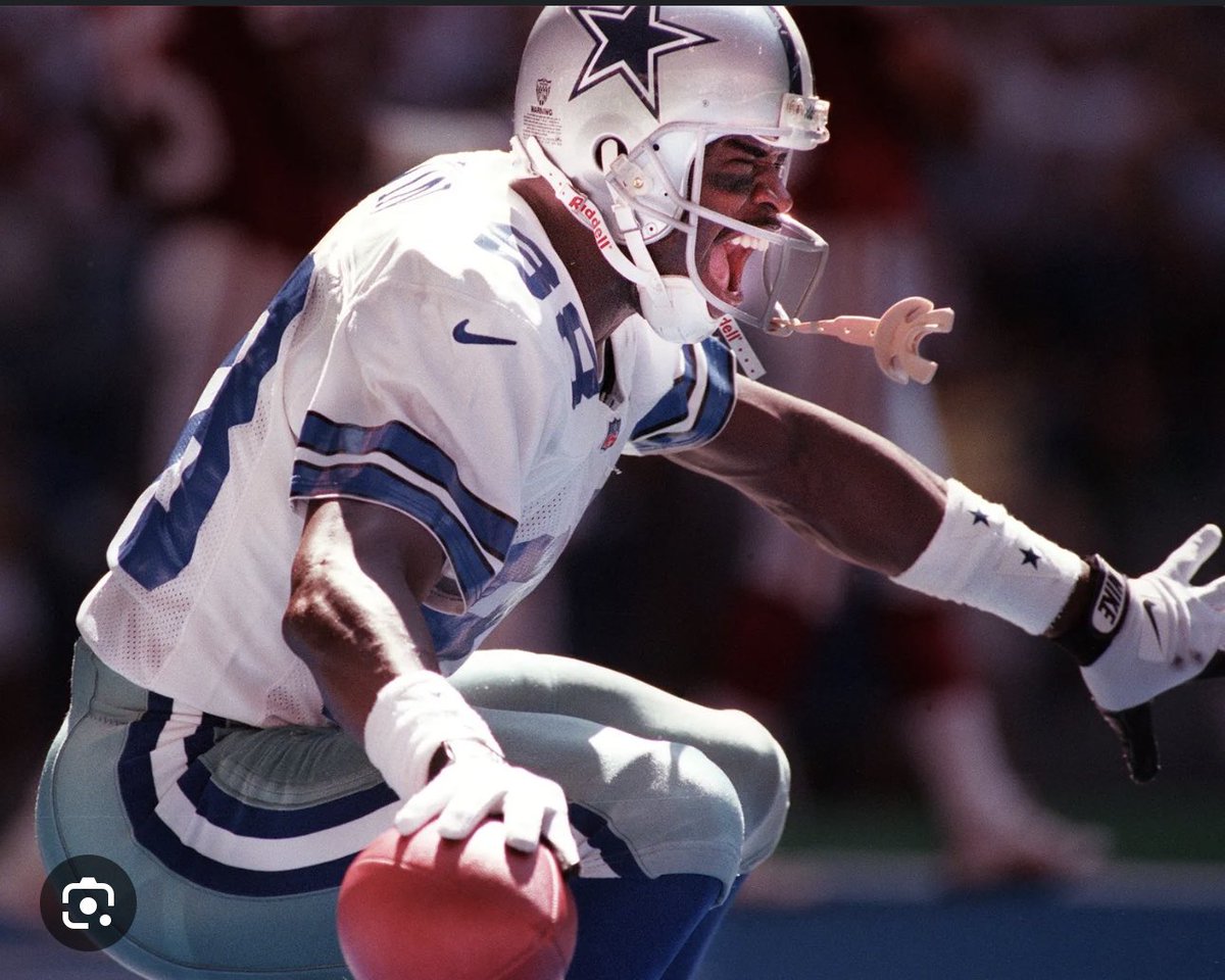 DezBryant's tweet photo. 88! 

As you prepare to make another run at greatness 

I can sense your confidence meter has had a technical malfunction ….it broke its limits 😂 💪🏿 💎 

Shift know into I need it now!

Its prime time! 

Most importantly show time!
 
Give em 

Classical music 🎶 

Like some other 88s I know 

88 ⭐️ 💎💎💎💎