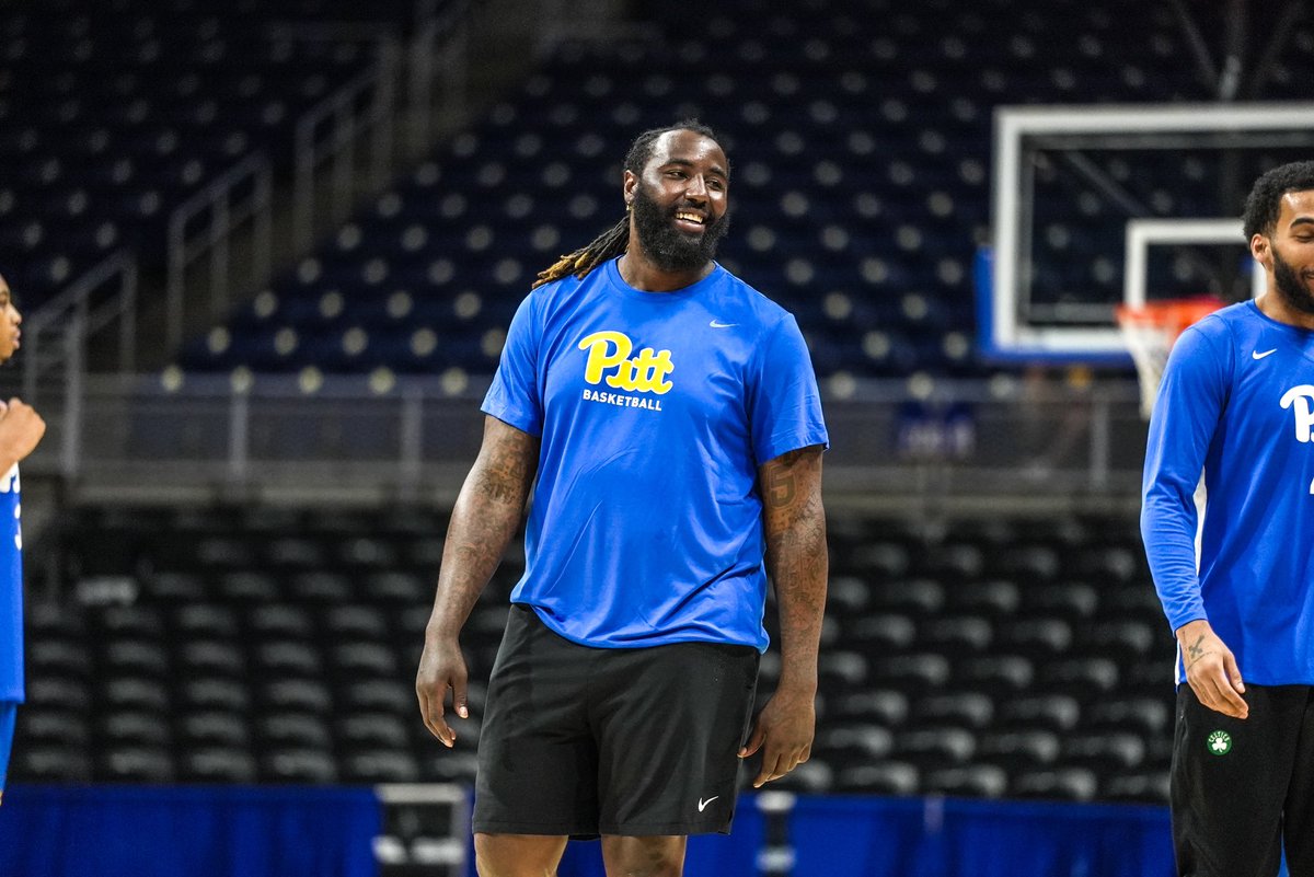 Pitt_ATHLETICS's tweet image. Just reminiscing about some Pitt Panther hoops… 💭