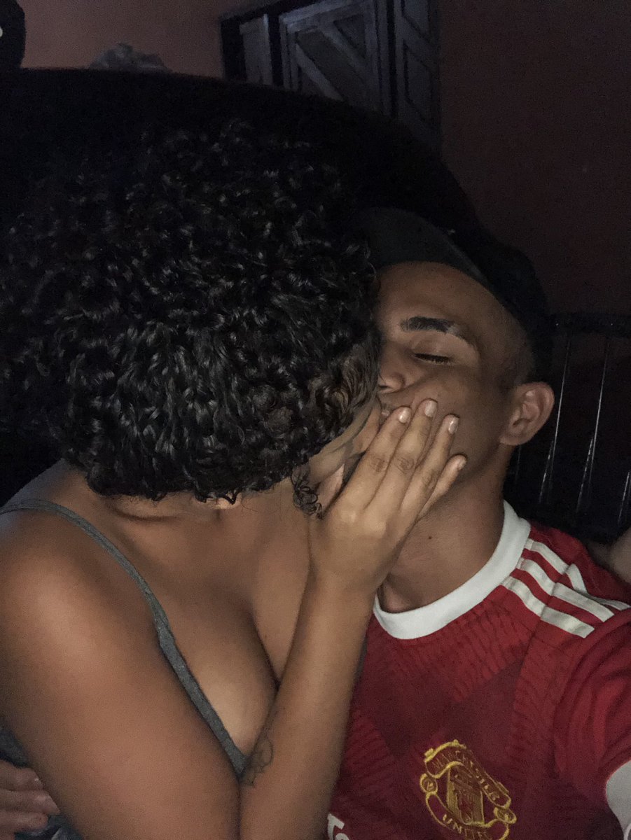 clecote1814's tweet photo. Não importa a cor do céu, quem faz os meus dias bonitos é você! {Lua } ❤️‍🔥 https://t.co/OQJut1ITrc