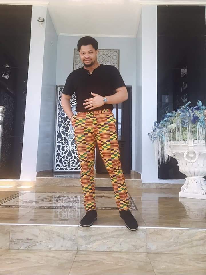 SoonestN's tweet photo. Eight billion people in the world and you still believe that we have enough poets and poetry, you gats be joking.... #amwriting #poetry
#poetrycommunity #poetrylovers
#poetryPlanet #WritingCommmunity #ProjectOnePoet #Project1Poet
#BBNaija #ElonMusk https://t.co/xYfwwA5sLe