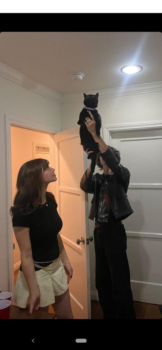luceweasley's tweet photo. [stories | @𝐥𝐮𝐜𝐞𝐰𝐞𝐚𝐬𝐥𝐞𝐲]
 
it's the circle of life? https://t.co/kdVAnBYcbF