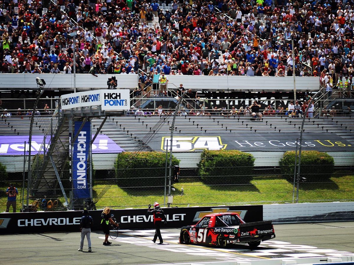 jrock_912's tweet image. Too many photos to choose from so enjoy these four. Pocono did not disappoint this weekend. #NASCAR75 #NASCAR #PoconoRaceway #Pocono #TheTrickyTriangle