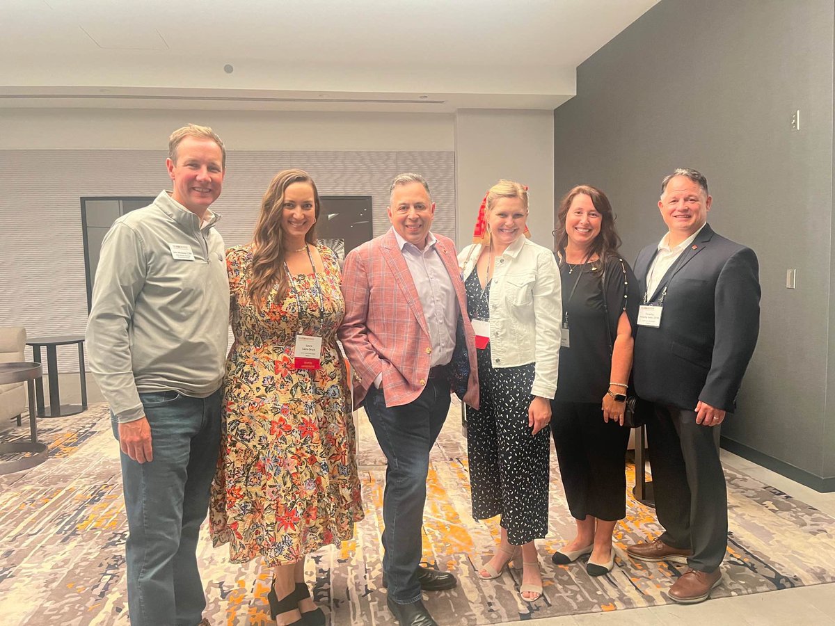 ntccim's tweet photo. Our very own members of the North Texas CCIM Chapter at CCIM Institute's Chapter Officer Training in Chicago this week. Want to learn more and get involved in the chapter? Visit https://t.co/XmL4yjsGl6! #CCIM #CRE #Networking #Leadership #Chicago #Institute https://t.co/ySLiOVA6O2