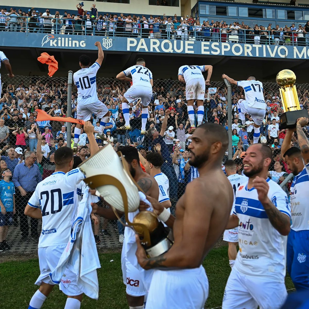 ClubeEsportivo's tweet photo. Há um ano atrás, o Esportivo se tornava Tetra Campeão do Gauchão A2! 🔵⚪🏆
#Esportive_se #Oclubedacapitaldovinho🍷 https://t.co/cAoAFtl49E