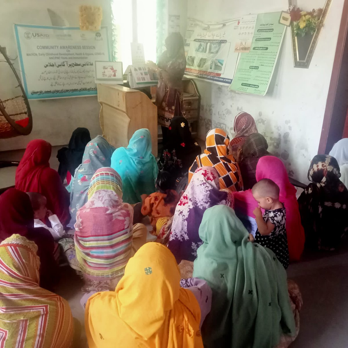 PrgramNational's tweet photo. District Naseerabad: Lady Health Workers are promoting integrated health and nutrition interventions, and conducting informative BCC sessions at the community level. 
@UNICEF_Pakistan @JatoiImi @AbdullahAFadil @antenehgminas https://t.co/JflGz3qa0f